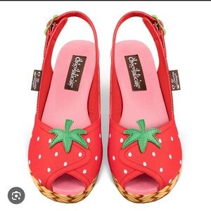 Chocolaticas® Strawbella Women's Sandal